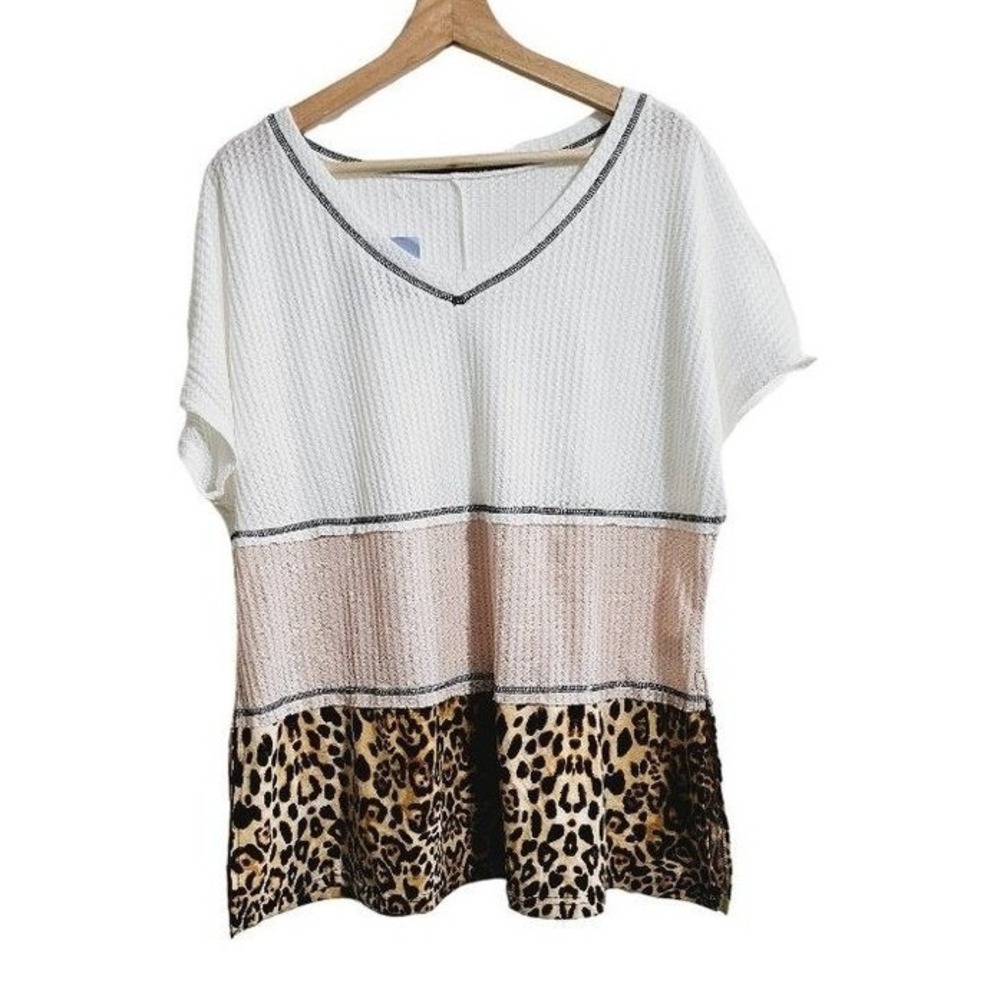 Alunalevi light weight Waffle knit Tee Animal print‎ Size XL New Short sleeve